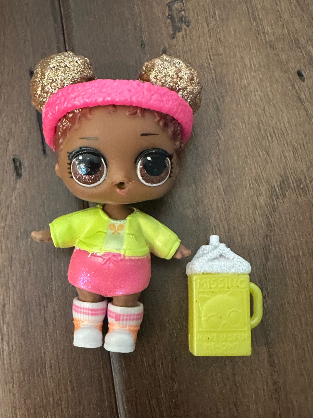 EUC L.O.L. Surprise! Bright Pink & Lime Green Doll Outfit with Yellow Accessory